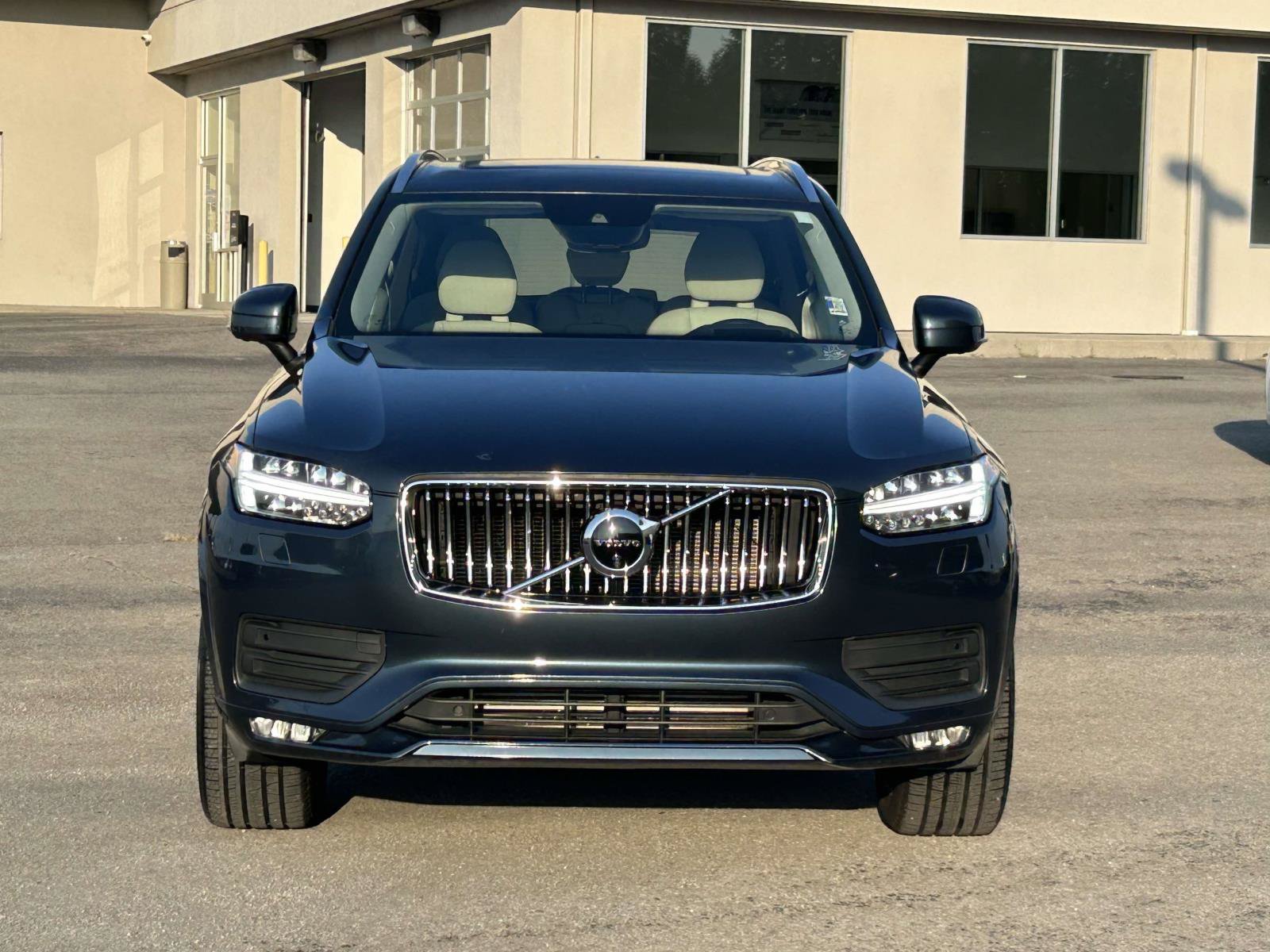Used 2020 Volvo XC90 T6 Momentum w/ Protection Package Premier AWD/4WD image 2