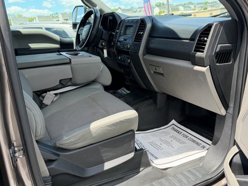 Used 2019 Ford F250 XL w/ STX Appearance Package AWD/4WD image 32