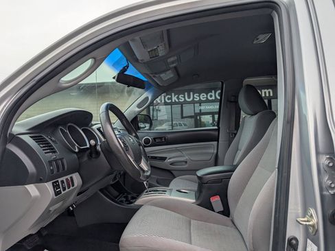Used 2015 Toyota Tacoma PreRunner w/ SR5 Package RWD image 13