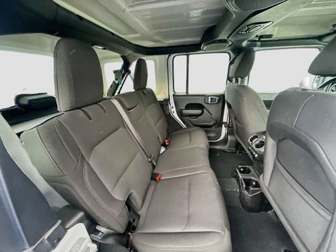 Used 2022 Jeep Wrangler Unlimited Sport AWD/4WD image 30