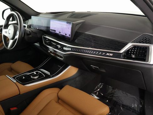 Used 2024 BMW X5 xDrive40i w/ M Sport Package image 9