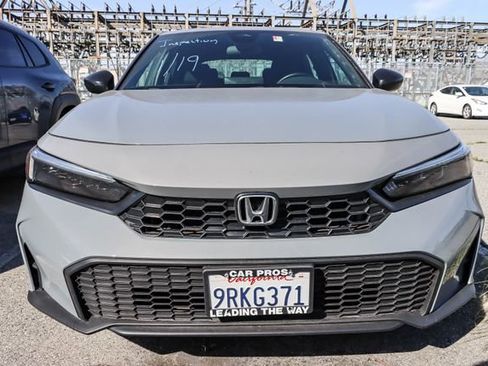 Used 2025 Honda Civic Sport image 4