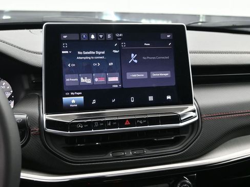 Used 2025 Jeep Compass Trailhawk w/ Trailer Tow Group image 16