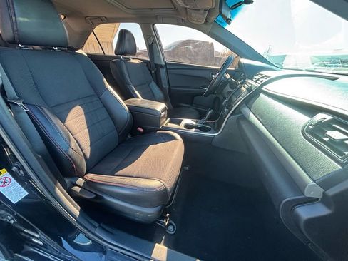 Used 2017 Toyota Camry SE w/ Moonroof Package image 4