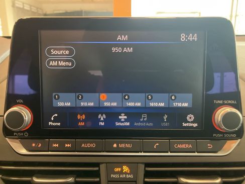 Used 2025 Nissan Altima 2.5 SV image 18