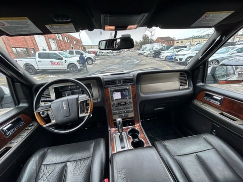 Used 2013 Lincoln Navigator 4WD w/ HD Trailer Tow Pkg image 21