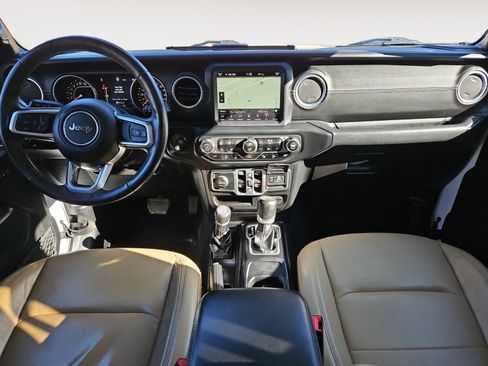 Used 2018 Jeep Wrangler Unlimited Sahara image 10