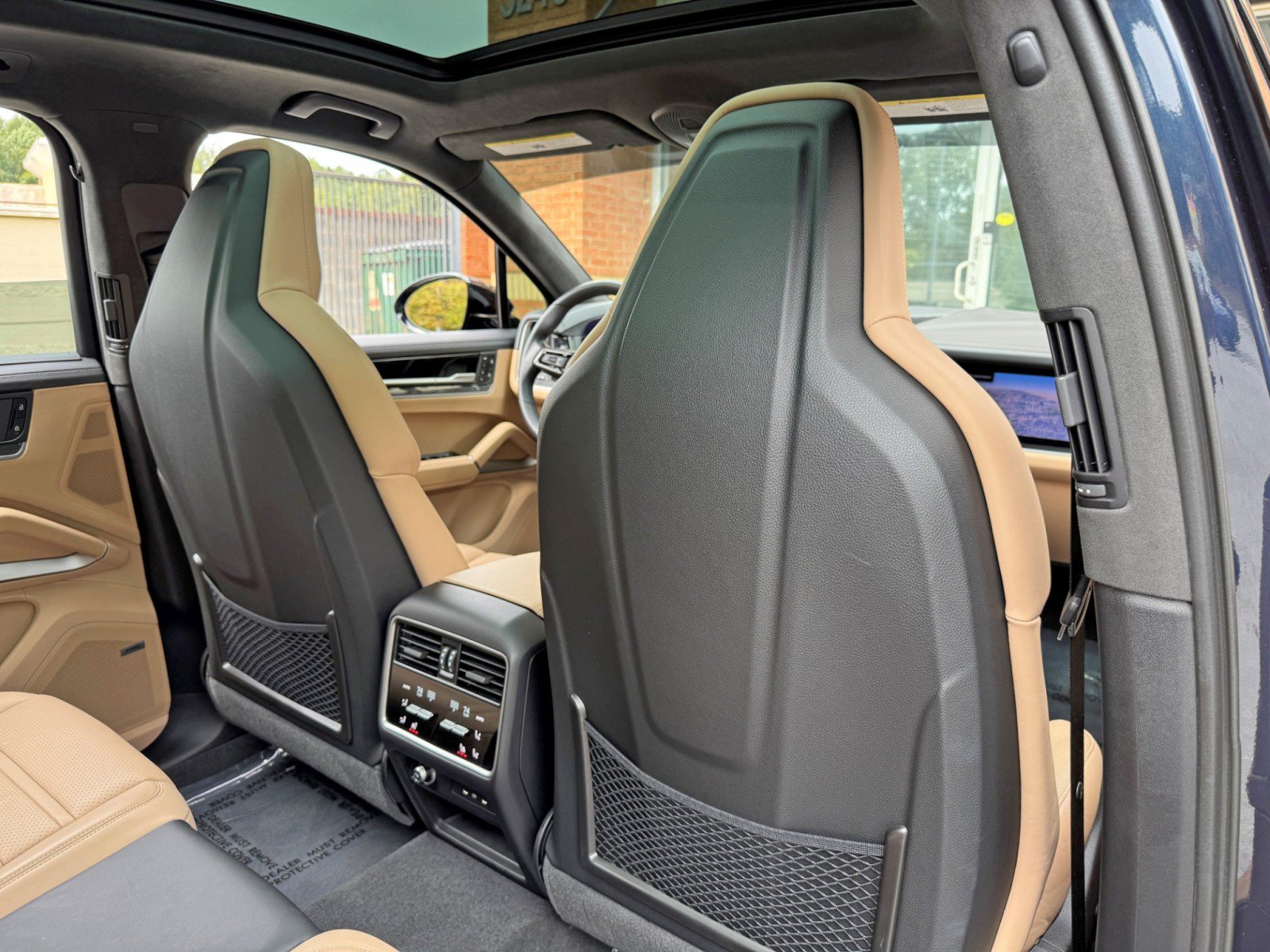 Used 2024 Porsche Cayenne Turbo AWD/4WD image 42