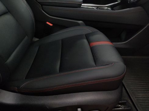 Used 2024 Chevrolet Traverse RS image 13