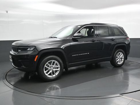 New 2026 Jeep Grand Cherokee Laredo X AWD/4WD image 9