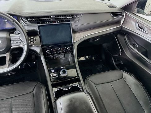 Used 2022 Jeep Grand Cherokee L Limited w/ Luxury Tech Group II image 29