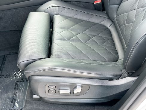 Used 2025 BMW X5 sDrive40i w/ Parking Assistance Package RWD image 19