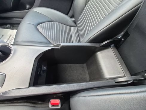 Used 2024 Toyota Camry SE FWD image 26