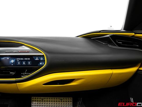 Used 2024 Ferrari SF90 Spider image 38