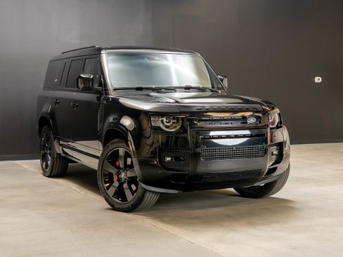 Used 2024 Land Rover Defender 130 X AWD/4WD image 9