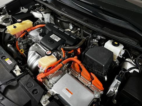 Used 2018 Toyota RAV4 Limited image 11