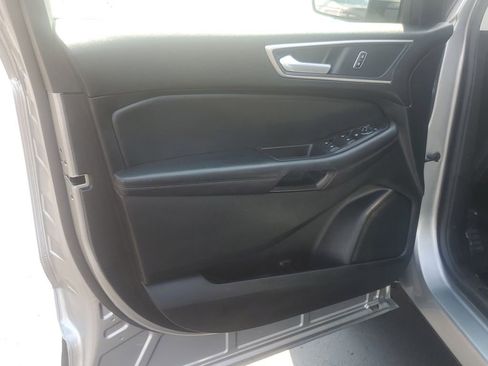 Used 2022 Ford Edge SEL w/ Convenience Package image 6