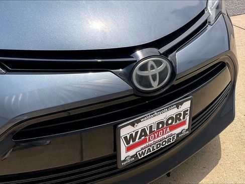 Used 2017 Toyota Corolla XLE FWD image 35