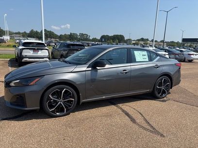 New 2025 Nissan Altima 2.5 SR w/ SR Premium Package