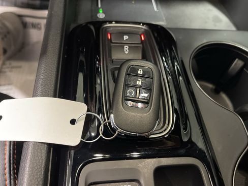 Used 2025 Honda Pilot TrailSport image 41