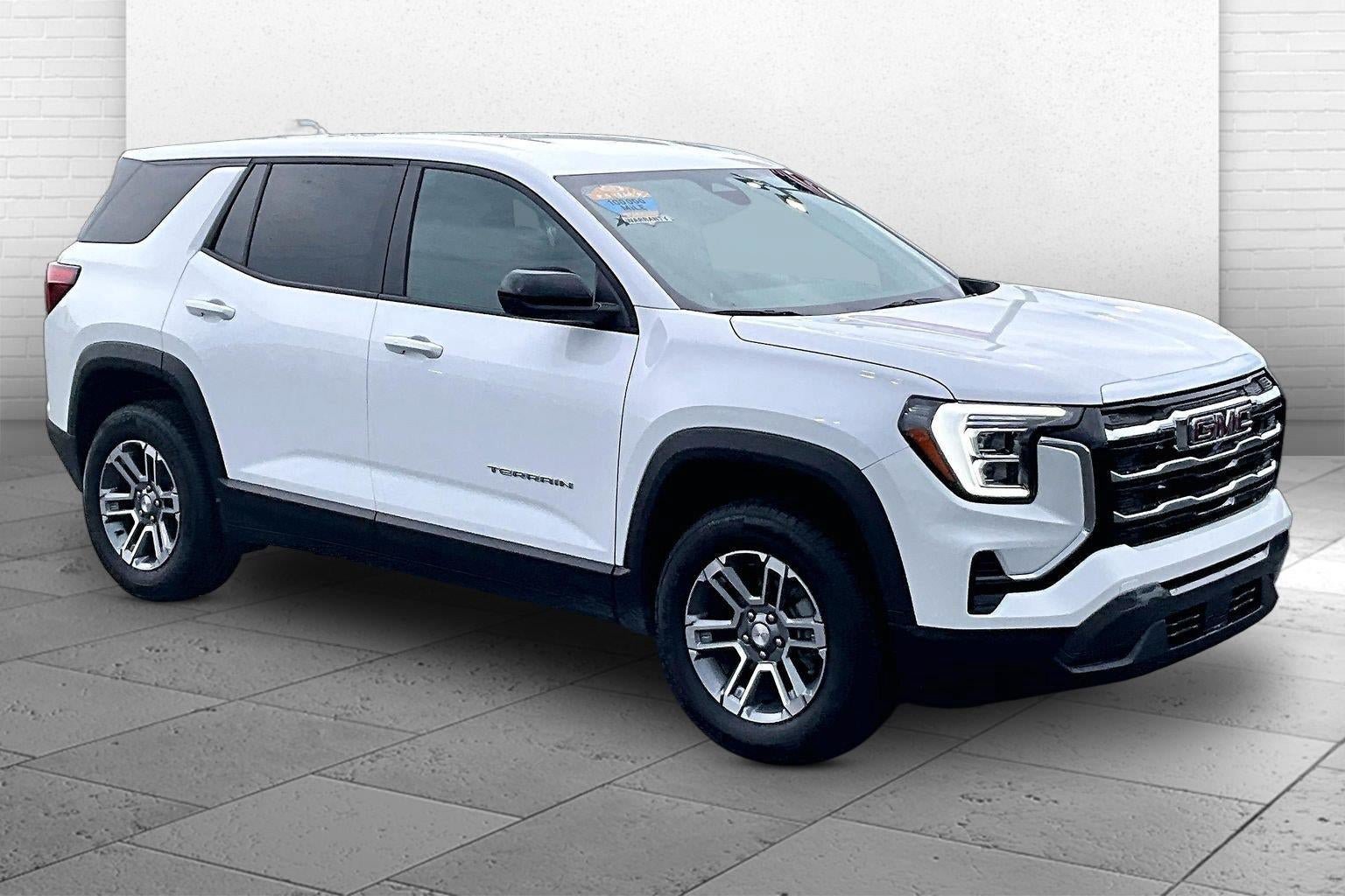 Used 2026 GMC Terrain Elevation FWD image 1