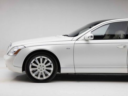 Used 2009 Maybach 62 S RWD image 17