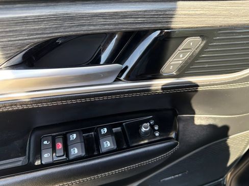 Used 2024 Jeep Wagoneer Series II w/ Flexible Seating Group AWD/4WD image 15