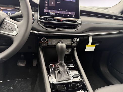 New 2026 Jeep Compass Latitude AWD/4WD image 11