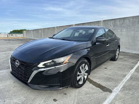 Used 2024 Nissan Altima 2.5 S FWD image 15