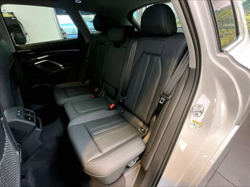 Used 2025 Audi Q5 Premium Plus AWD/4WD image 21