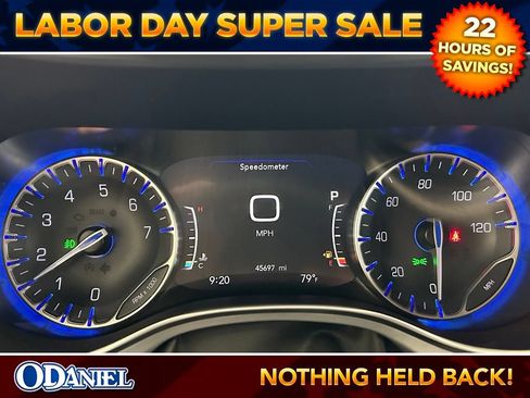 Used 2025 Chrysler Pacifica Limited FWD image 15