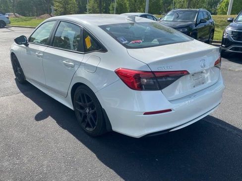 Used 2024 Honda Civic Sport image 3