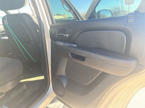 Used 2010 Chevrolet Tahoe LS w/ Exterior Plus Package image 25