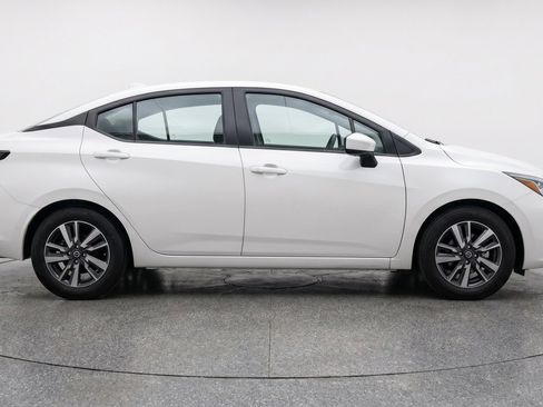 Used 2025 Nissan Versa SV FWD image 11