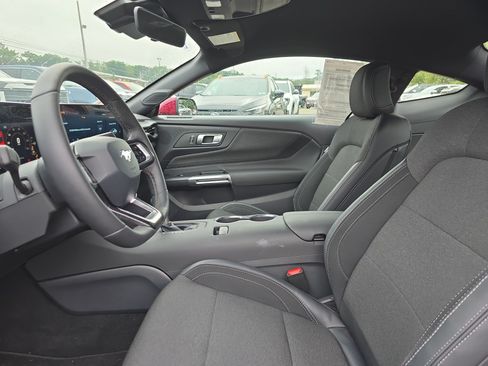 Used 2025 Ford Mustang Coupe RWD image 12