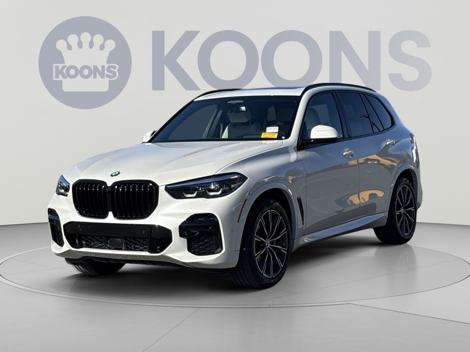 Used 2022 BMW X5 xDrive40i w/ M Sport Package AWD/4WD image 1