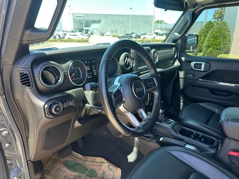 Used 2020 Jeep Wrangler Unlimited Sahara w/ Cold Weather Group AWD/4WD image 17