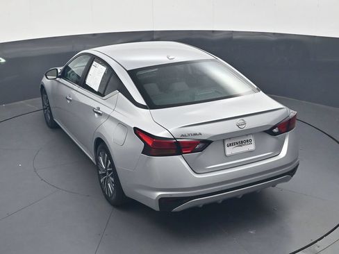 Used 2025 Nissan Altima 2.5 SV FWD image 36