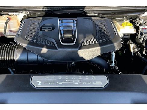 Certified 2024 Jeep Grand Wagoneer L Series III AWD/4WD image 12