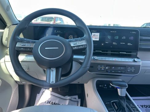 Used 2025 Hyundai Kona SEL image 7