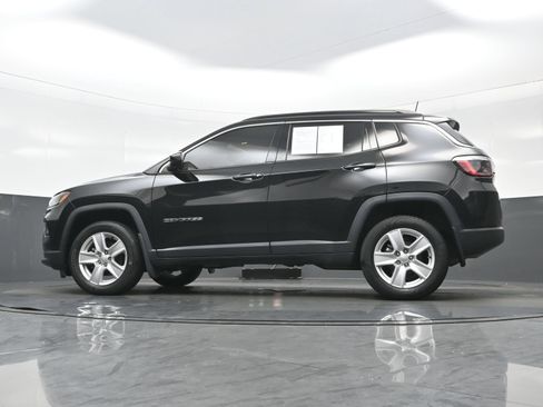 Used 2022 Jeep Compass Latitude AWD/4WD image 25