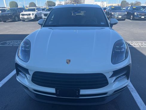 Used 2021 Porsche Macan image 2