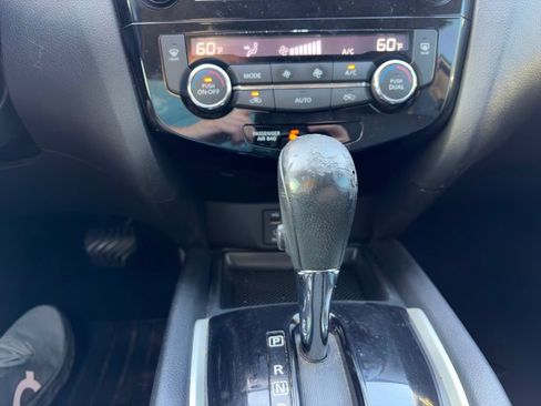 Used 2016 Nissan Rogue SL w/ SL Premium Package FWD image 25