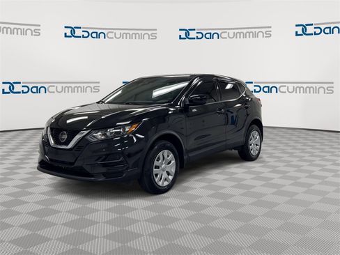 Used 2020 Nissan Rogue Sport S image 4