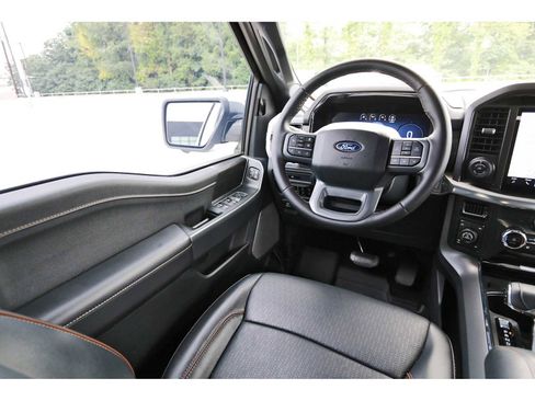 Used 2025 Ford F150 Lariat AWD/4WD image 6