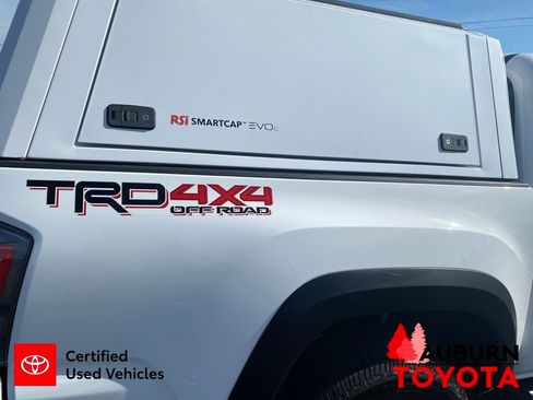 Certified 2022 Toyota Tacoma TRD Off-Road w/ Technology Package AWD/4WD image 10