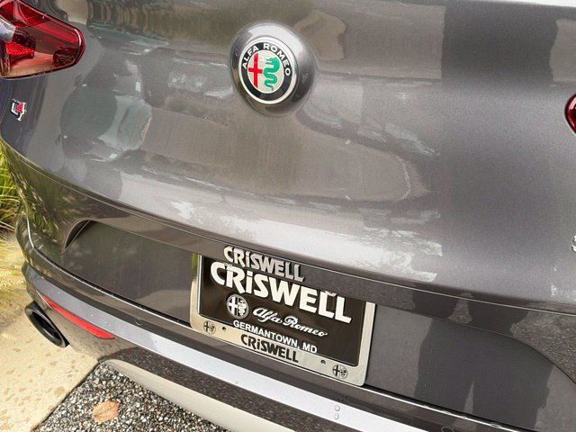 Used 2022 Alfa Romeo Stelvio Ti AWD/4WD image 17