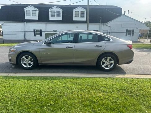 Used 2022 Chevrolet Malibu LS FWD image 28