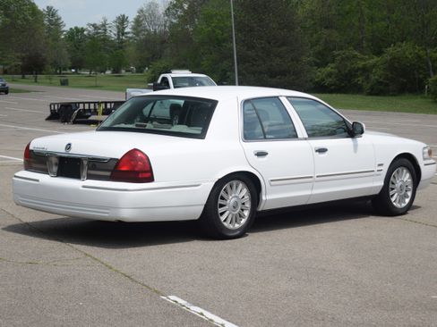 Used 2011 Mercury Grand Marquis LS RWD image 22