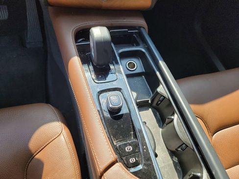 Used 2023 Volvo XC90 B6 Plus w/ Protection Package Premier image 31